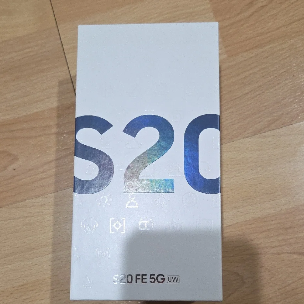 Brand New-Box Is Still Sealed Samsung S20 FE 5G Cloud Navy Color 128 GB. Verizon - Picture 1 of 4